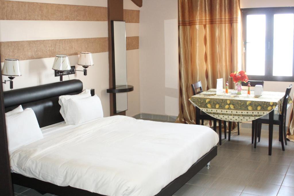 Hotel Magic Land Dakar Zimmer foto